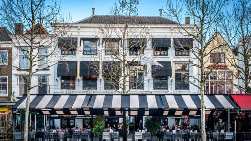 Voorgevel van Stadshotel Goes aan de Grote Markt.